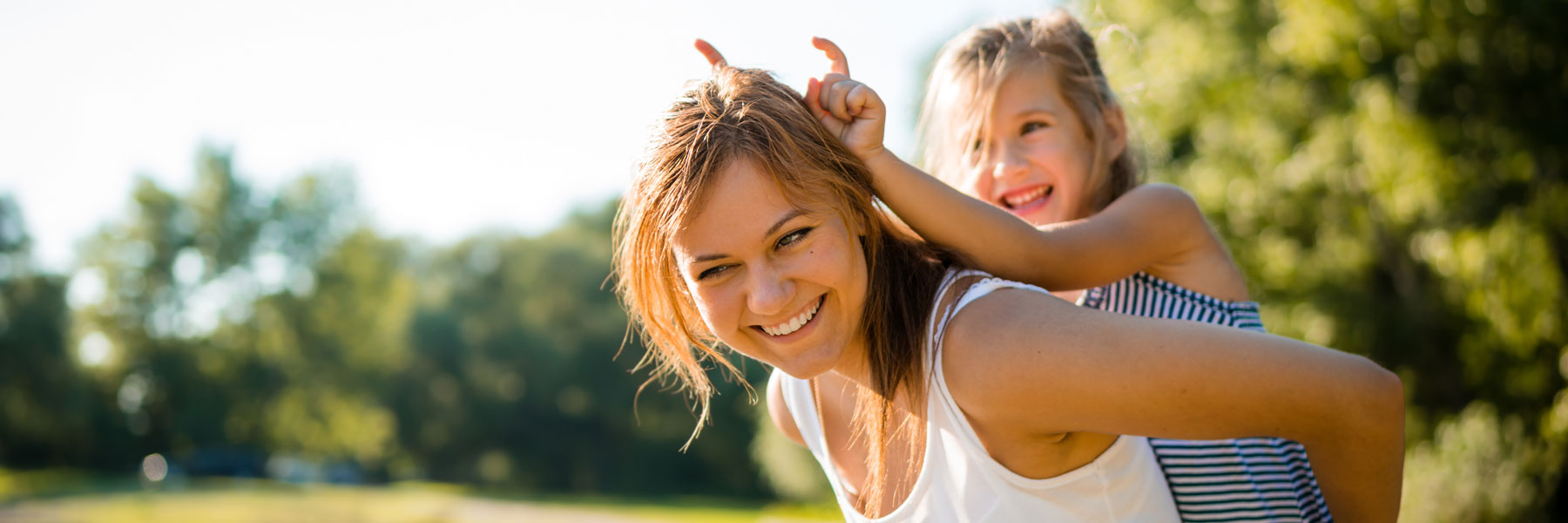 /thedentalsitecontent/themes/1360/images/ Mother and Daughter